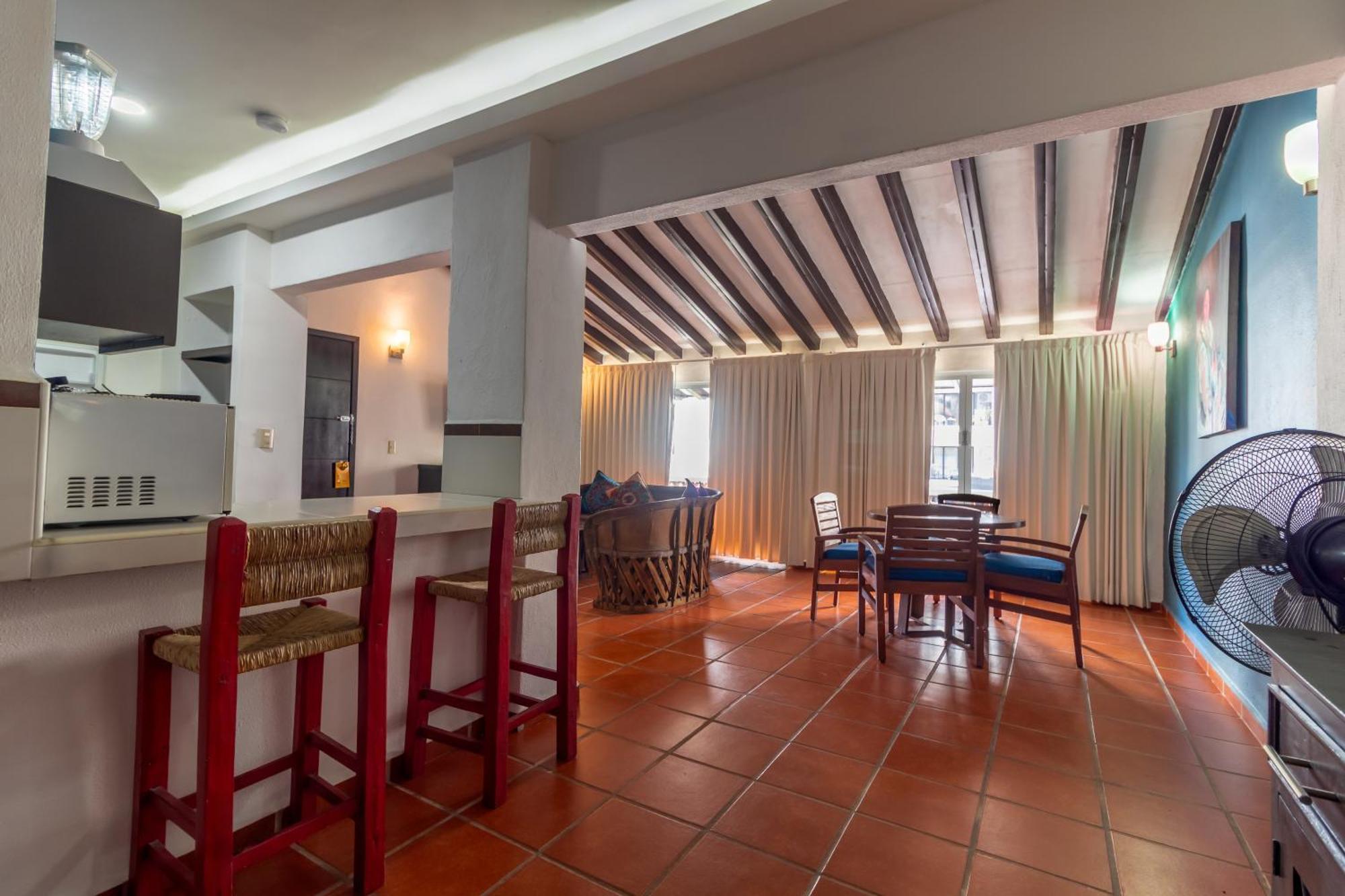 La Iguana Vallarta Lgbt Adults Only - Romantic Zone - Party Clubbing Street Puerto Vallarta Bagian luar foto