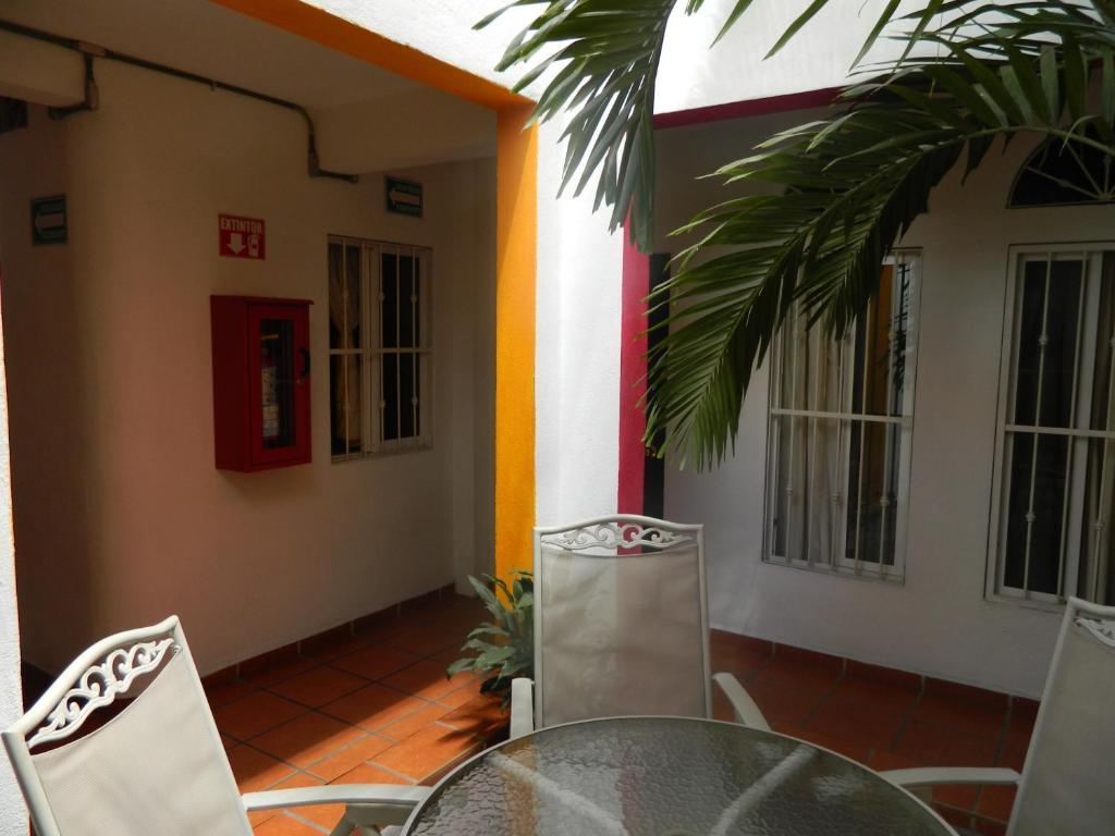 La Iguana Vallarta Lgbt Adults Only - Romantic Zone - Party Clubbing Street Puerto Vallarta Bagian luar foto